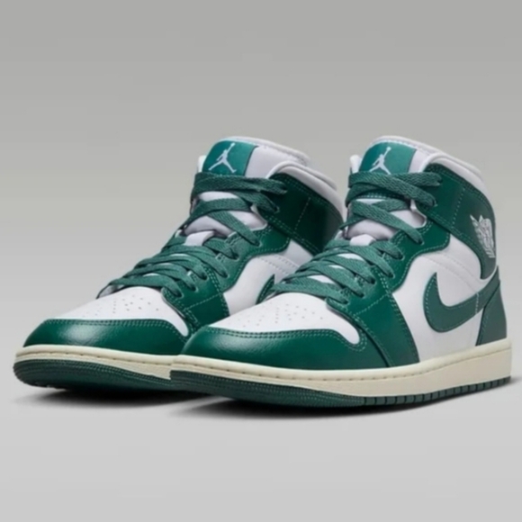 Air Jordan 1 Mid Green and White Sneakers 🔥FIRM PRICE 🔥 - Picture 14 of 14